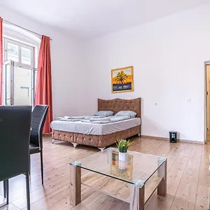  Hostal 6 Min To Amusement Park - Economy In Shared
