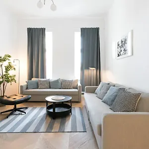  Apartahotel Urban Living - 18th District