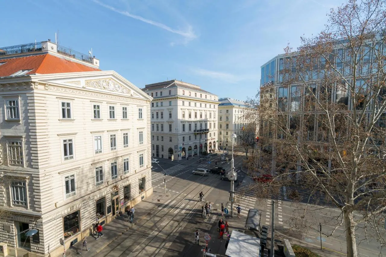 Vienna Residence, City Hall - Parliament 0*,